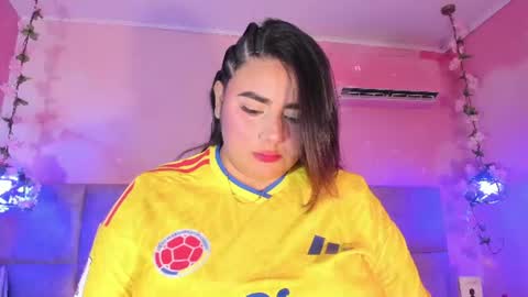 Emiily Grace online show from June 17, 11:37 am
