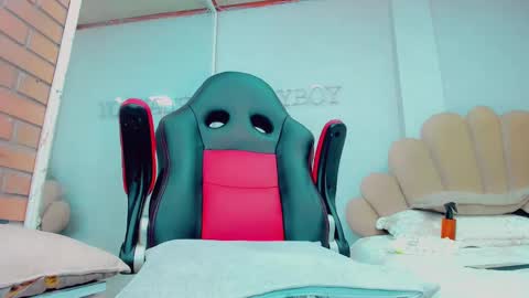 Snapshot of emiilysaenzz chatting on September 10, 5:25 pm EmillySaenz online show from September 10, 5:25 pm