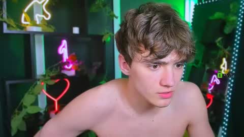emil_lucky online show from April 29, 2:38 am