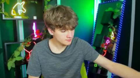 emil_lucky online show from April 29, 6:57 pm
