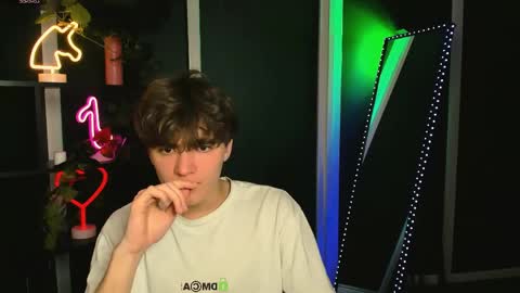 emil_lucky online show from May 14, 11:30 am