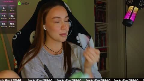 Emili online show from December 5, 2:28 pm