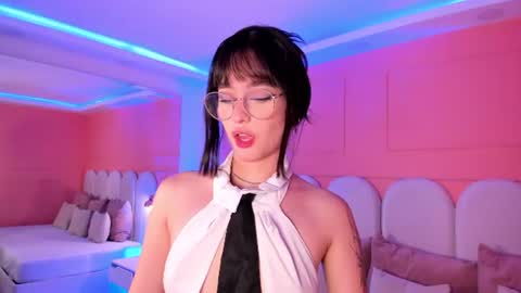 Emilly  online show from July 6, 5:37 pm
