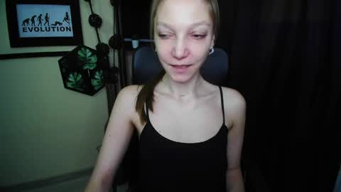 Emilly online show from May 1, 5:56 am