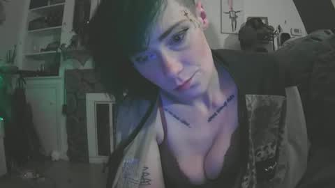 Snapshot of emily0903 chatting on October 16, 6:35 am Emily Love online show from October 16, 6:35 am