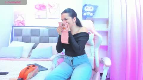 emily9__ online show from April 29, 8:57 pm