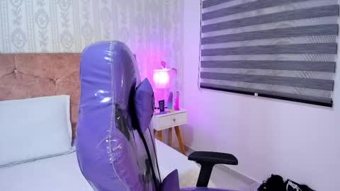 Emily online show from September 28, 6:11 am