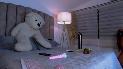  emily valentina     online show from November 21, 1:58 am