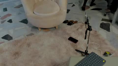 Emily online show from June 10, 12:15 pm