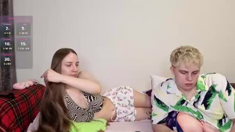 emily_and_ilumi online show from July 15, 8:02 pm