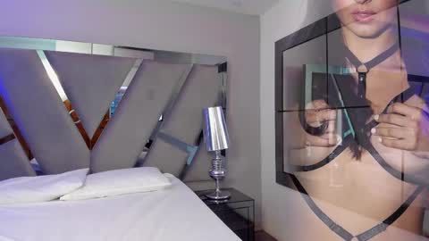 emily_bae online show from February 12, 5:58 pm