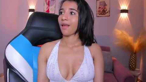 emily_bruss online show from July 22, 8:11 pm