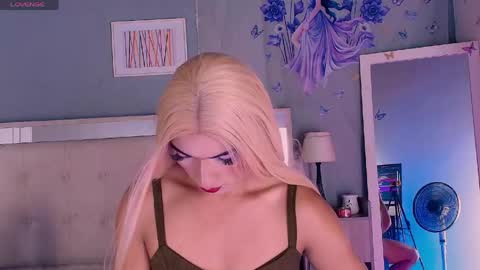 emily_castillo1_ online show from April 28, 5:23 am