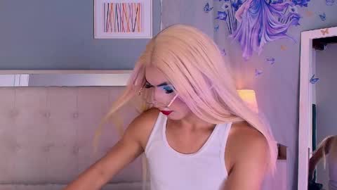 emily_castillo1_ online show from April 24, 5:53 am