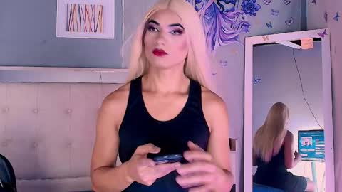 emily_castillo1_ online show from April 26, 4:10 am