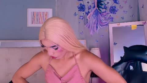 emily_castillo1_ online show from April 29, 5:56 am