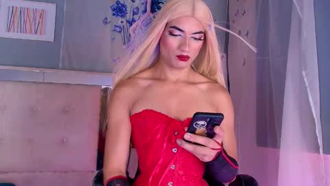 emily_castillo1_ online show from April 22, 6:09 am