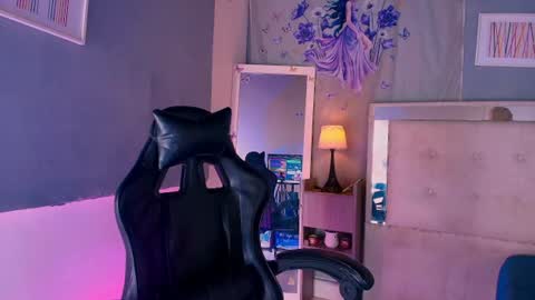 emily_castillo1_ online show from June 11, 6:55 am