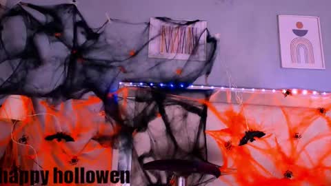 emily_castillo_1 online show from October 11, 6:18 am