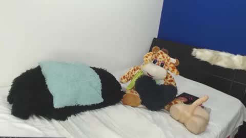 Emyli online show from March 12, 3:27 pm