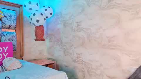 emily_dempsey online show from June 22, 7:21 pm