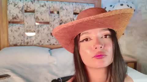 emily_dempsey online show from June 26, 8:03 pm