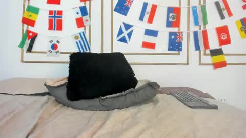 emily_gaviria1 online show from July 16, 2:20 pm