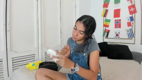 emily_gaviria1 online show from June 23, 12:11 pm