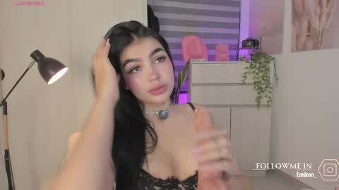 EmilyKenner  Independent model  online show from April 29, 11:37 am