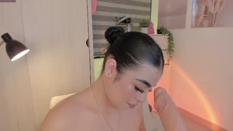 EmilyKenner  Independent model  online show from August 1, 12:18 pm
