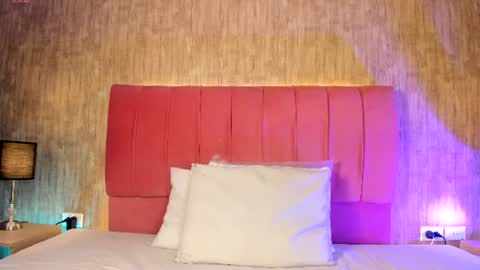 Emily  online show from August 5, 9:34 pm