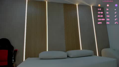 emily_kovac online show from November 18, 12:08 pm