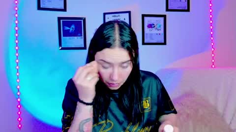 Emily Lindey online show from July 18, 7:54 am
