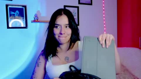 Emily Lindey online show from June 23, 4:31 am