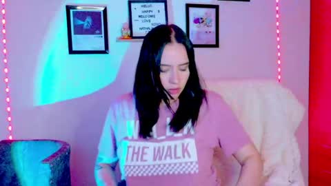 Emily Lindey online show from July 3, 7:46 am