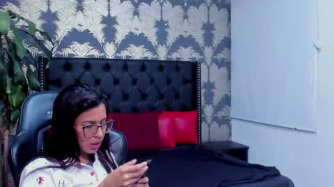 Emily online show from May 2, 3:18 pm