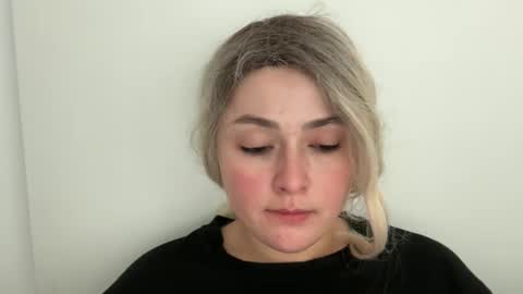 Snapshot of emily_morning_dew chatting on October 20, 12:21 pm emily_morning_dew online show from October 20, 12:21 pm