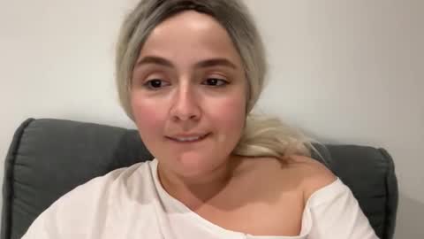 Snapshot of emily_morning_dew chatting on September 24, 7:53 pm emily_morning_dew online show from September 24, 7:53 pm