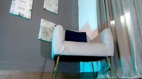 Emily online show from February 13, 7:06 pm