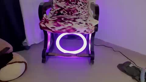 Snapshot of emily_sejmet chatting on September 23, 10:38 pm SEJMET LOVE online show from September 23, 10:38 pm