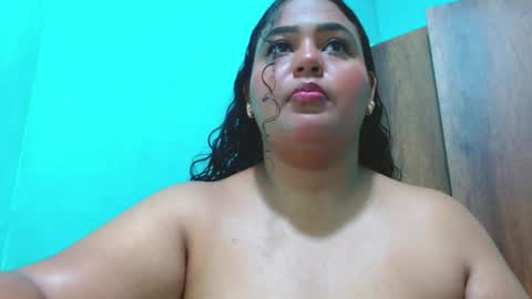 Snapshot of emily_sweet_23 chatting on October 21, 11:41 pm Liss online show from October 21, 11:41 pm