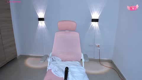 Emi online show from March 11, 11:04 pm