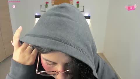 Emi online show from November 24, 10:52 pm