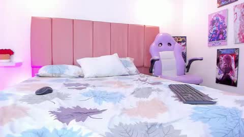 emily_walker4 online show from March 6, 5:06 am