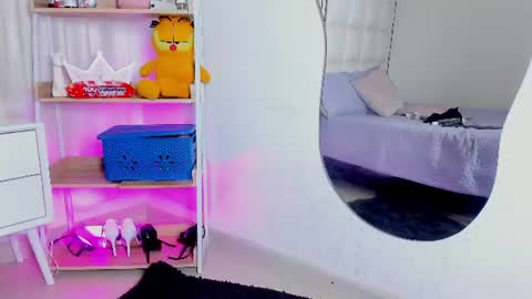  EMILY  online show from July 11, 9:40 pm
