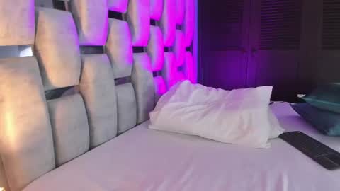 Emilye online show from June 24, 1:18 pm