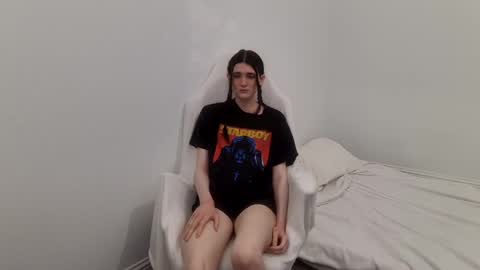 emilyfox5 online show from November 18, 2:03 am