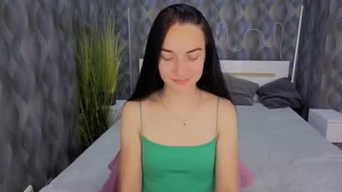 emilygreyy__ online show from July 11, 6:00 pm