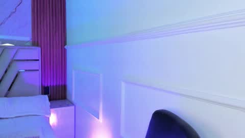 Emily Hendrix online show from March 18, 8:26 pm