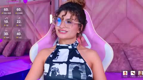 Emilyjonnes  online show from May 2, 8:47 pm